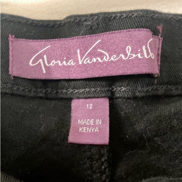 Gloria Vanderbilt jeans - Picture 2 of 5